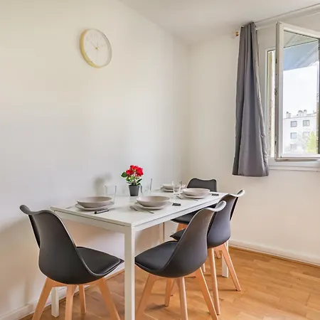 Elegant T3 Avec Terrasse Privee Apartment Sceaux (Hauts-de-Seine)